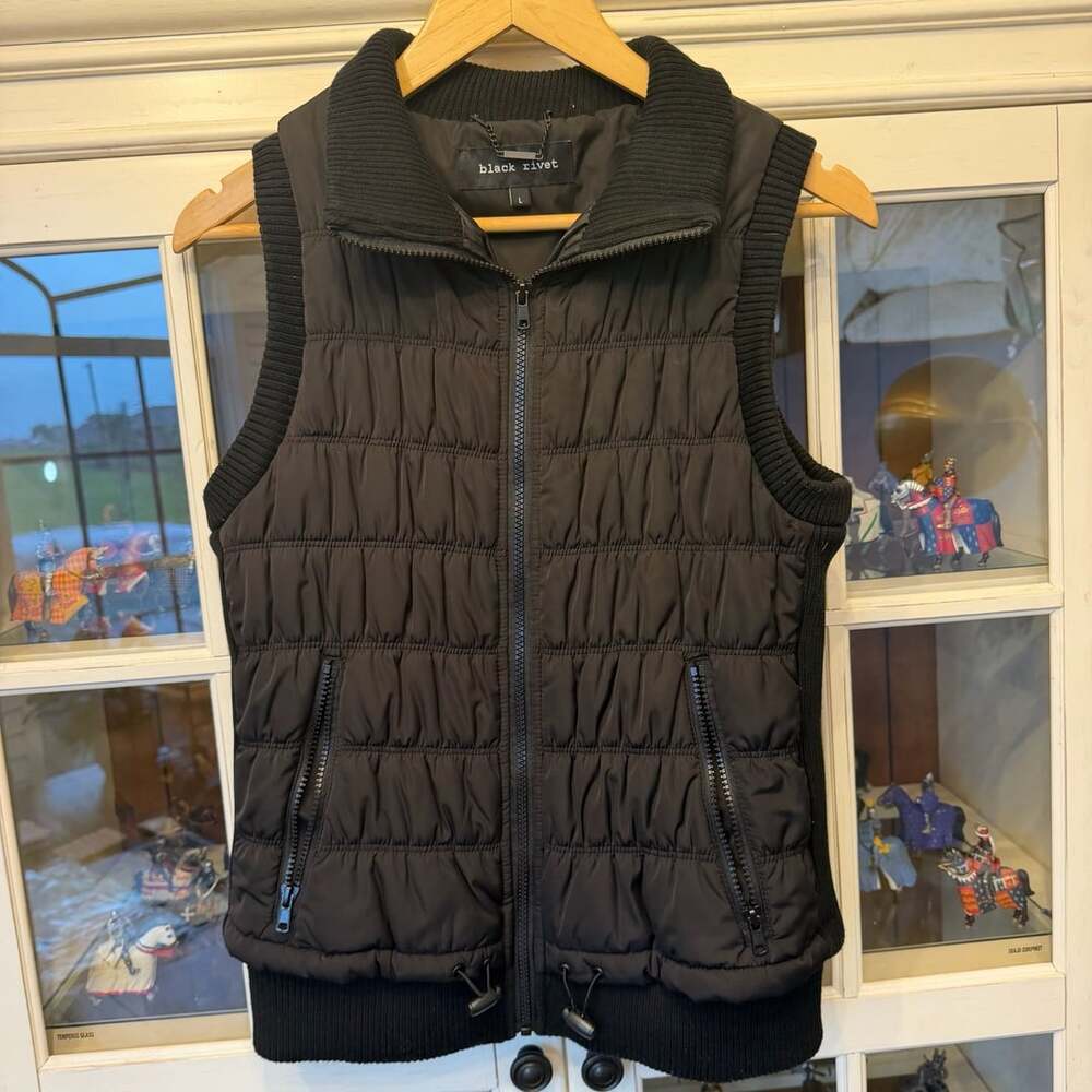 Black Rivet Puffer Vest Size L Black Quilted Full Zip Knit Trim